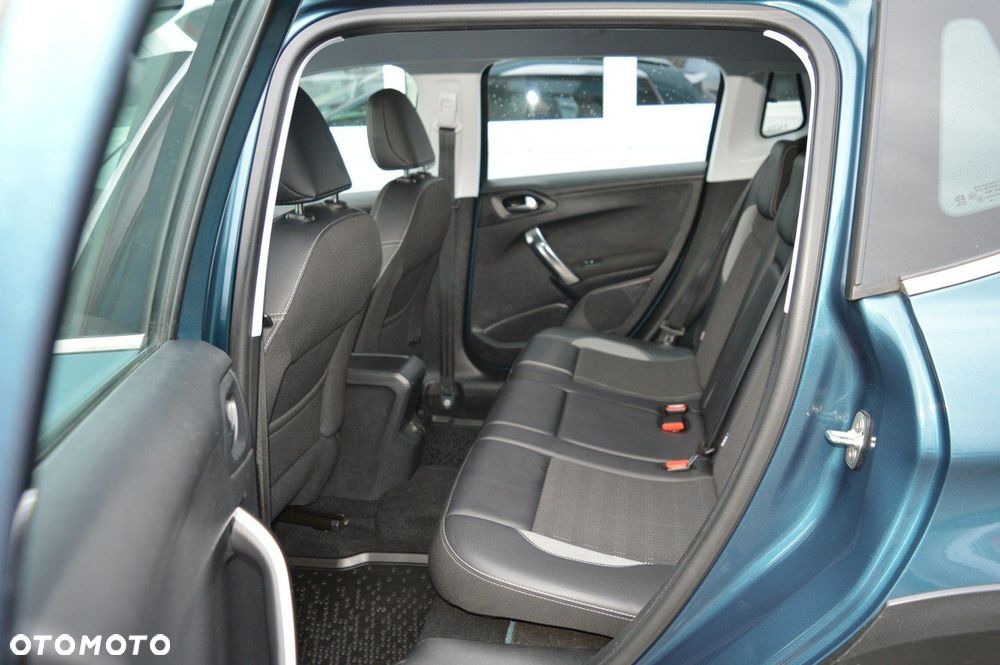 Peugeot 2008 1.2 Pure Tech Style EU6 - 34