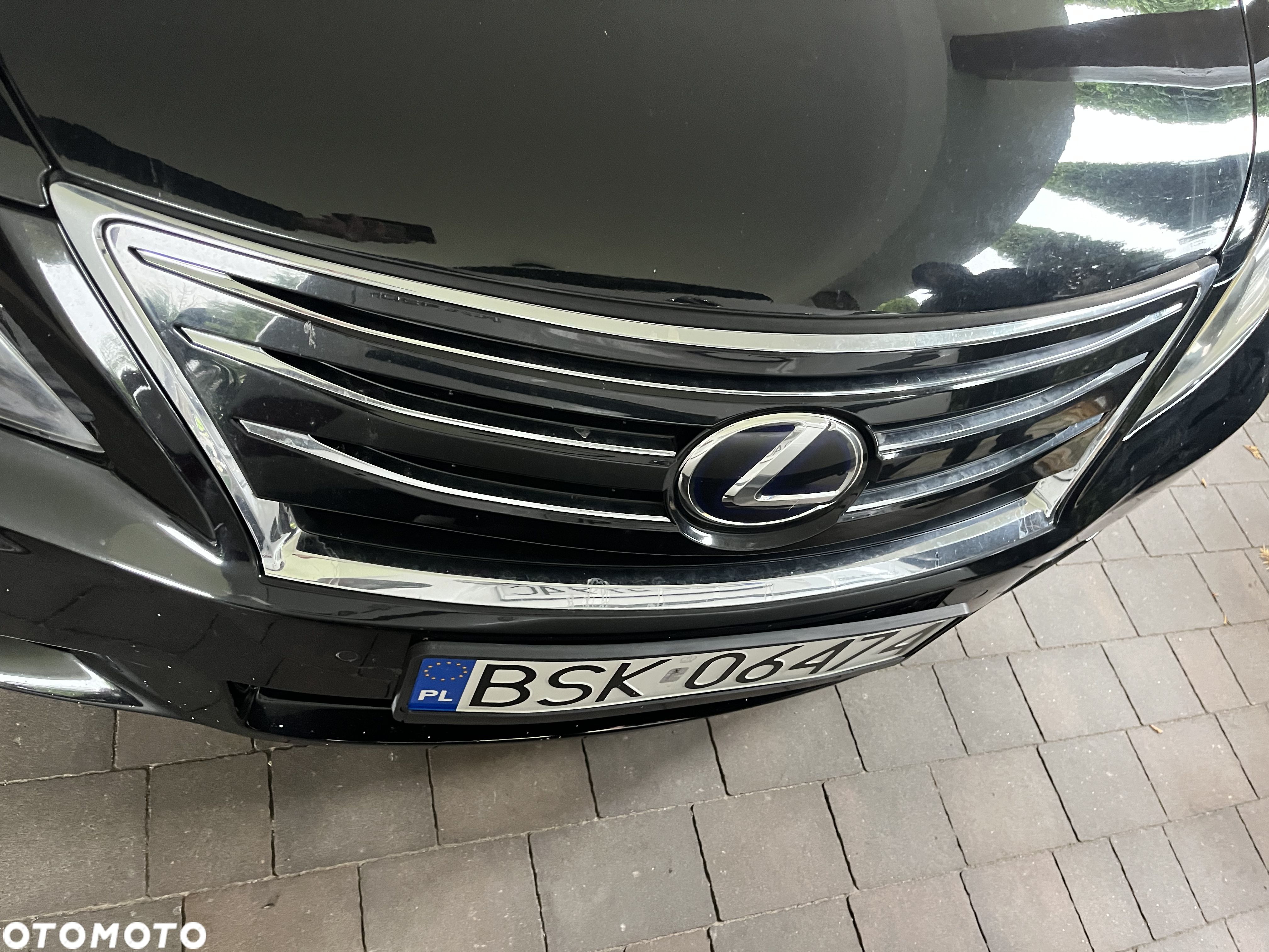 Grill pod radar Lexus LS600h/ 600hL lift 10-11r. - 1