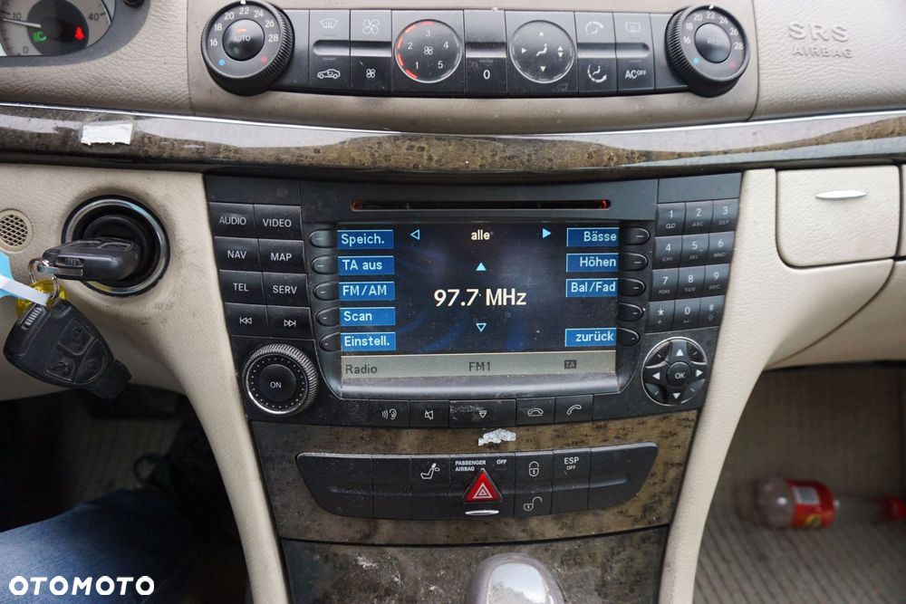 RADIO NAWIGACJA FABRYCZNA E-KLASA W211  MERCEDES 2002-2006 - 1