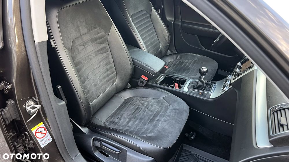 Volkswagen Passat 2.0 TDI Highline - 8