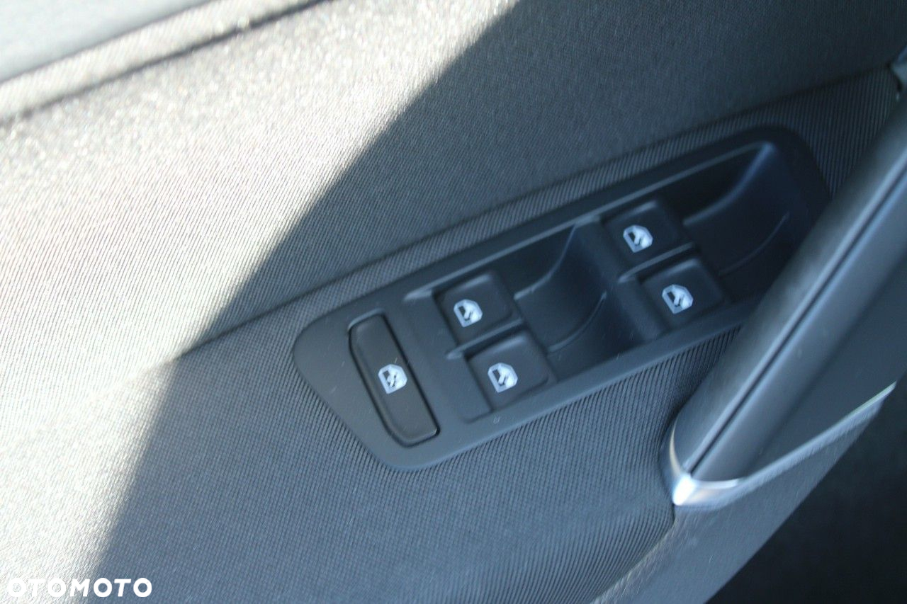 Volkswagen Golf - 19