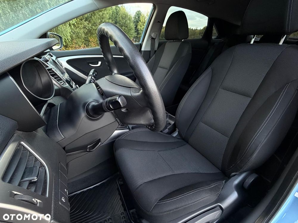 Hyundai i30 i30cw 1.4 Trend - 29