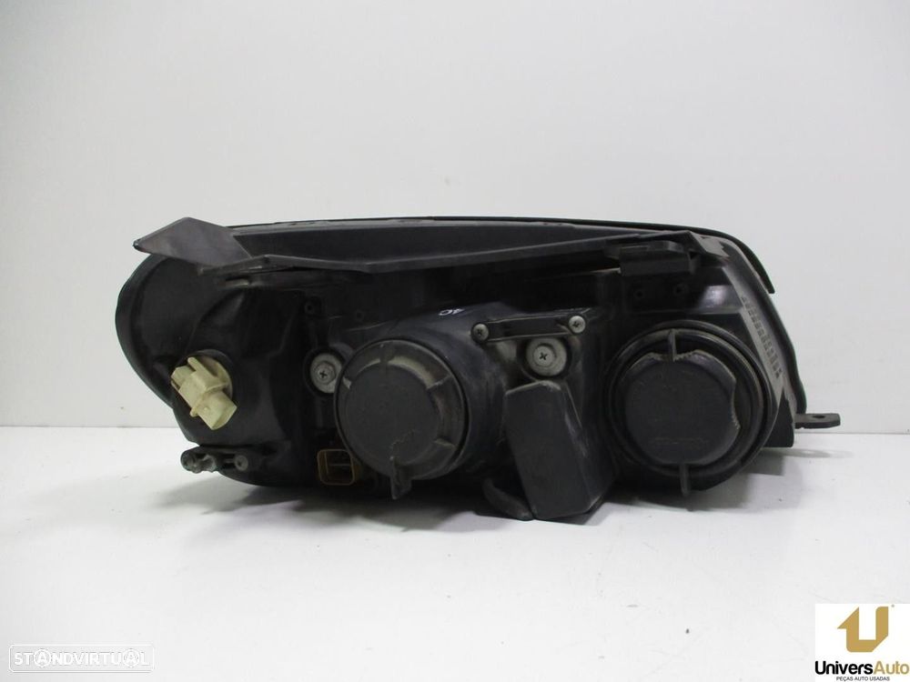 FAROL ESQUERDO CHEVROLET CAPTIVA 2007 - - 4
