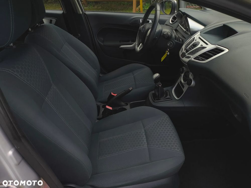 Ford Fiesta 1.25 Titanium EU5 - 23