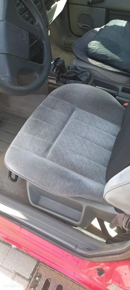 Volkswagen Passat 1.9 TD CL - 18