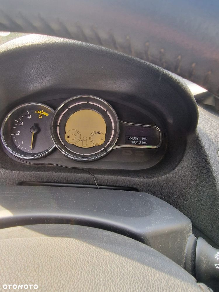 Renault Megane 1.9 dCi FAP Dynamique - 6