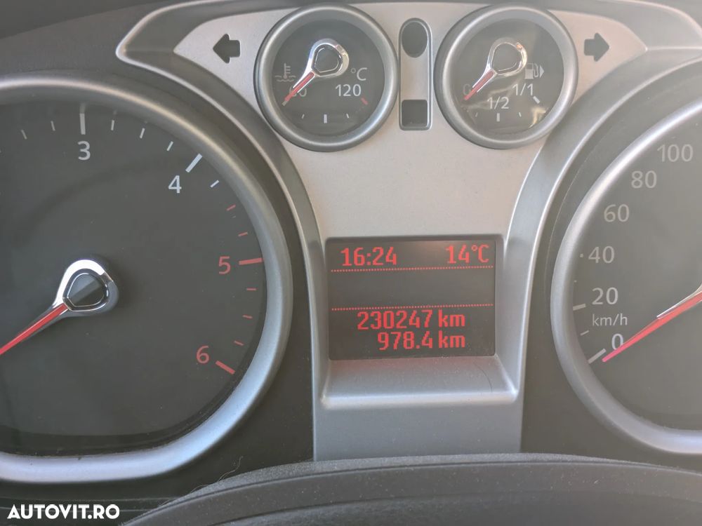 Ford Kuga 2.0 TDCi 4WD Powershift Titanium - 7
