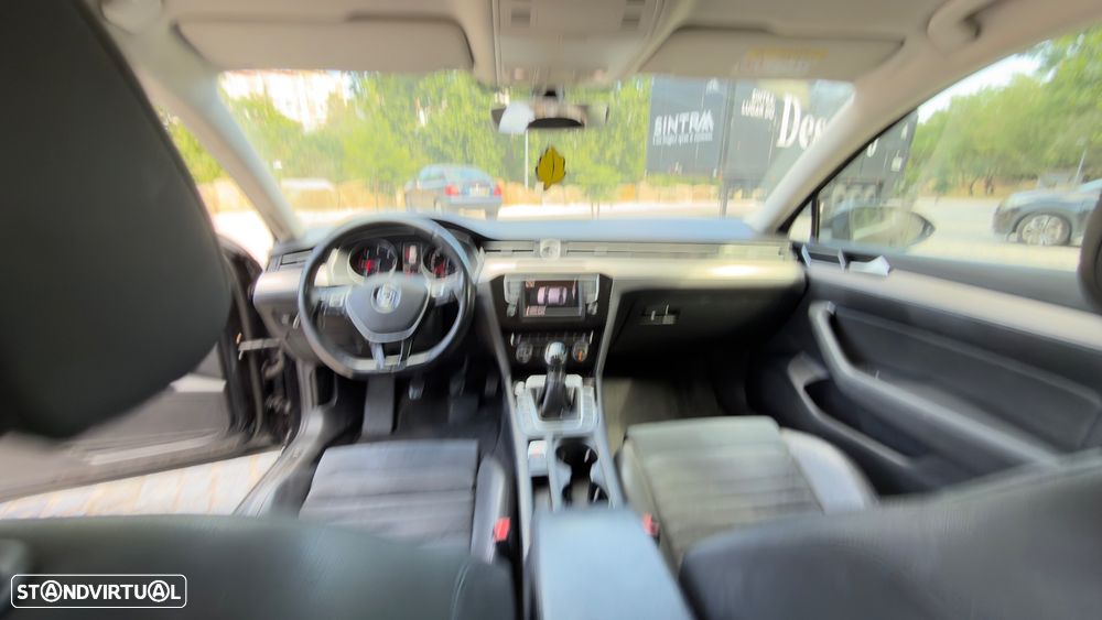 VW Passat 2.0 TDI Highline - 13