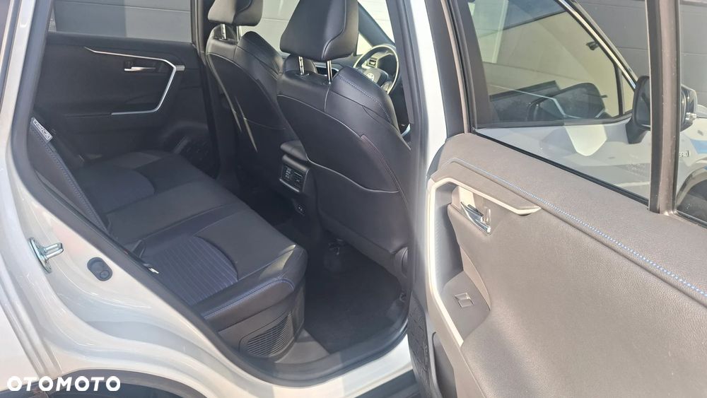 Toyota RAV4 - 9