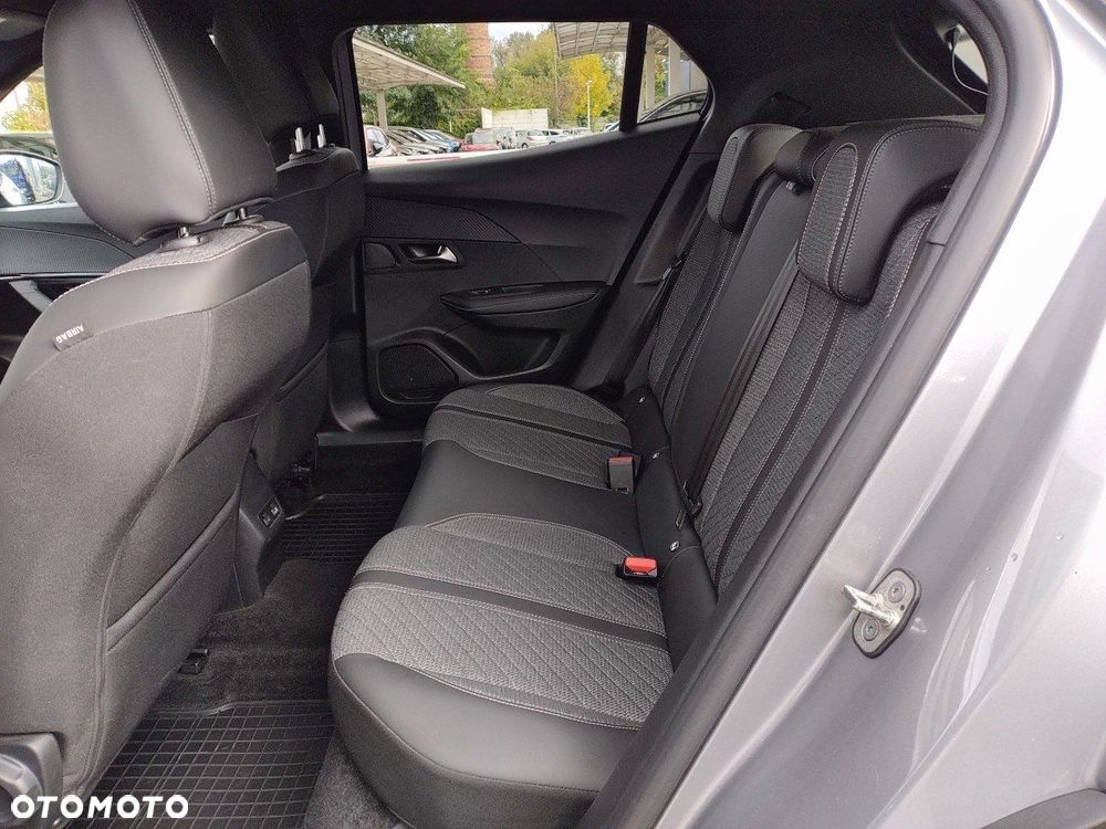 Peugeot 2008 PureTech 130 Allure S&S EAT8 - 10