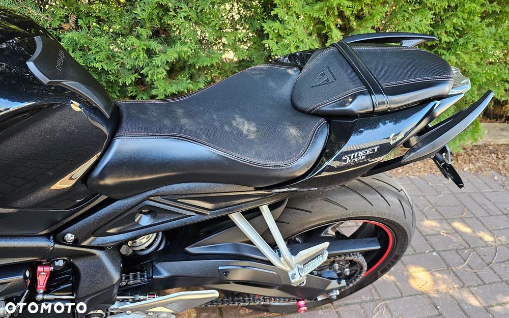 Triumph Street Triple - 5