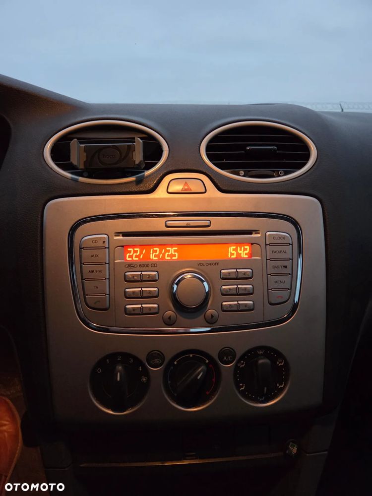 Ford Focus 1.6 Ambiente - 12