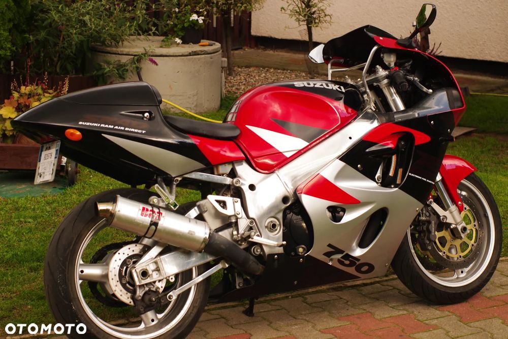 Suzuki GSX-R - 3