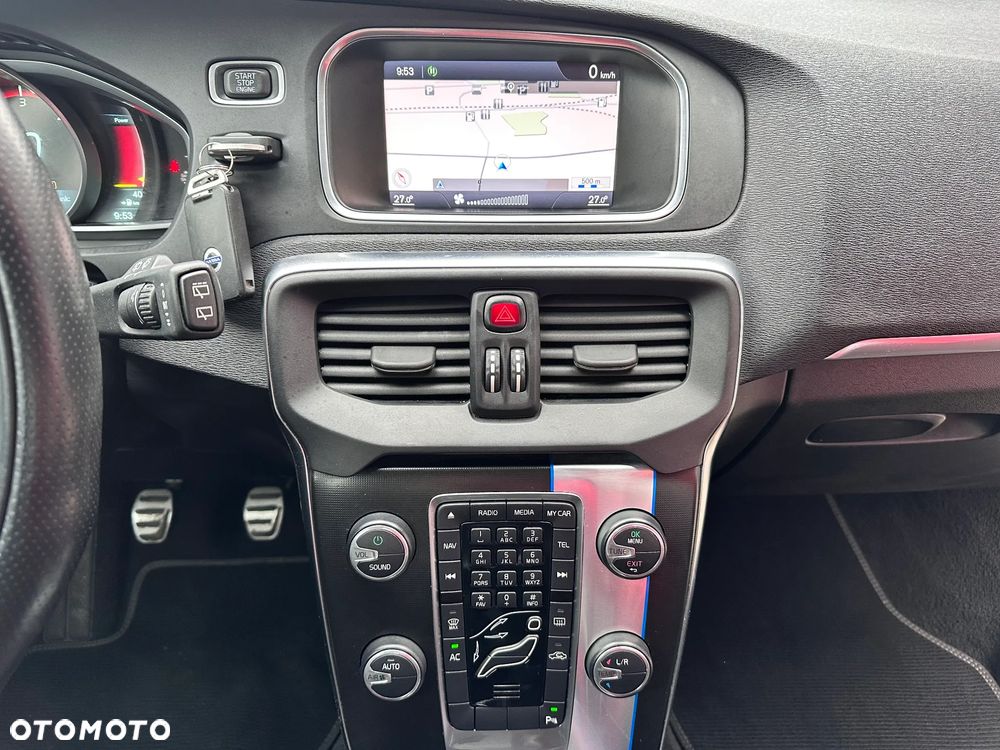 Volvo V40 D2 R Design - 36