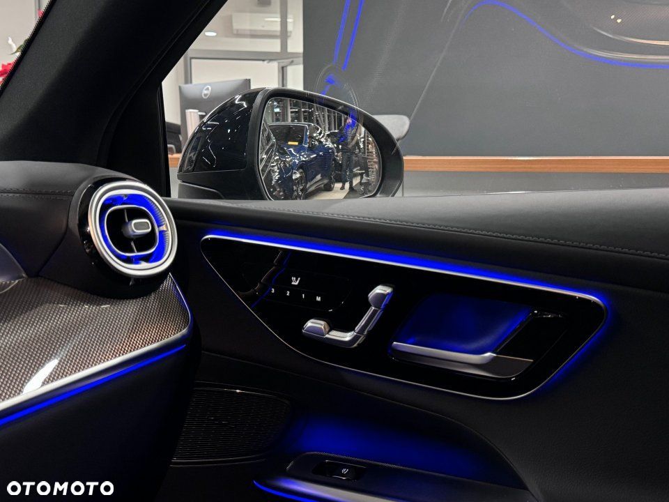 Mercedes-Benz GLC - 12