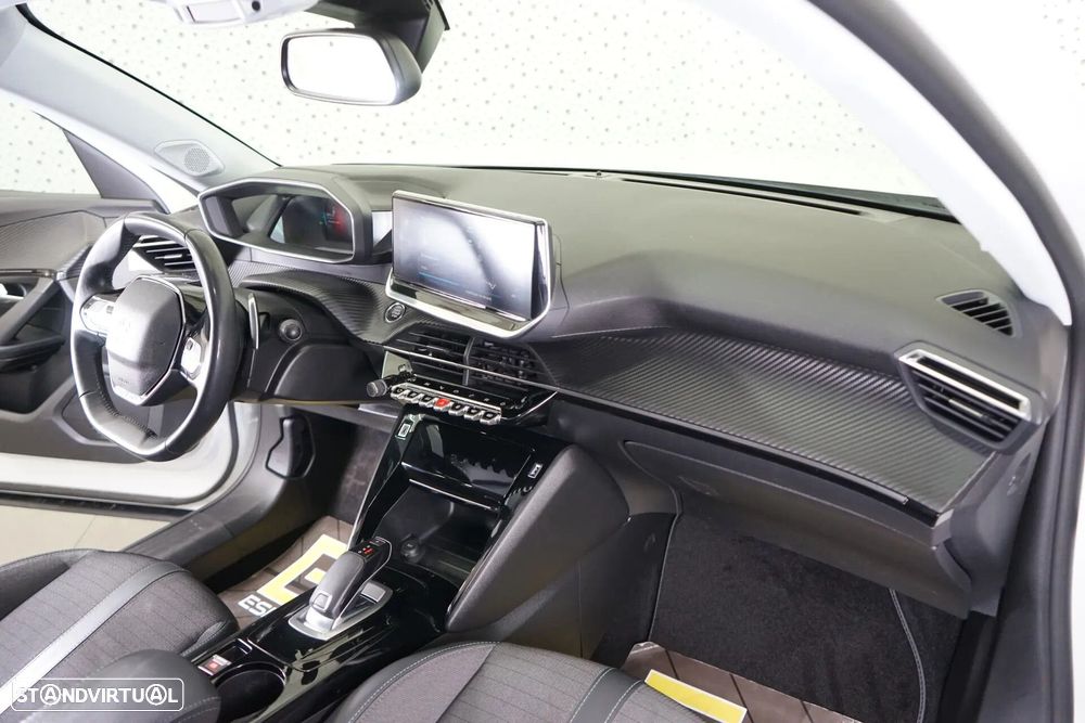 Peugeot 2008 1.2 PureTech Allure Pack EAT8 - 19