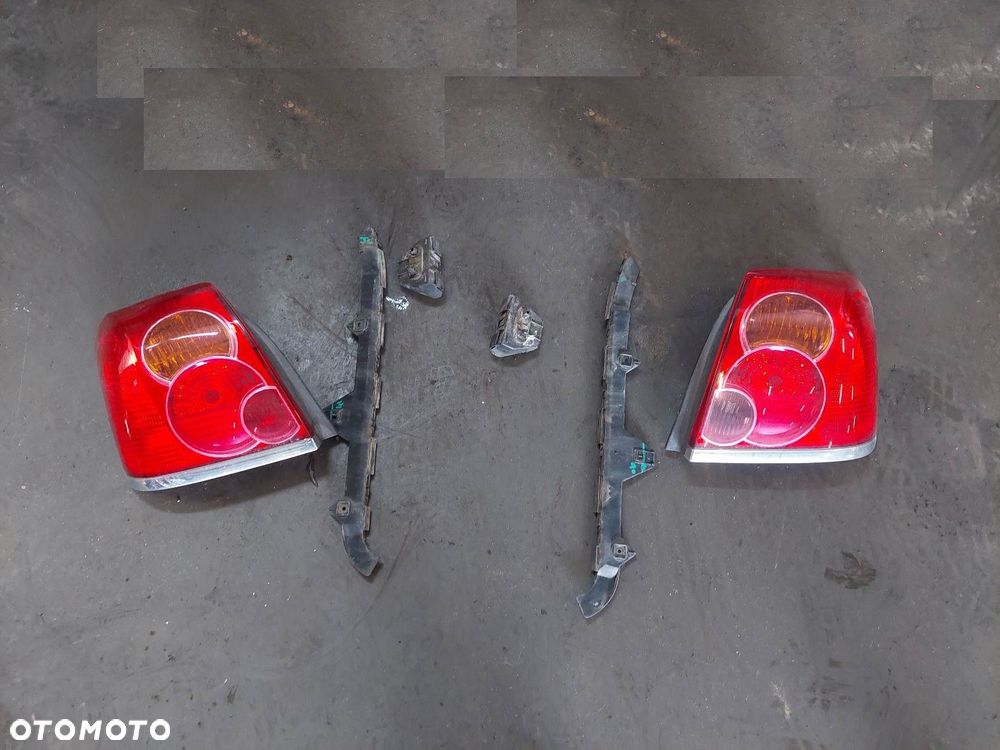 KOMPLETNY TYŁ KLAPA ZDERZAK LAMPY TYŁ TOYOTA AVENSIS T25 1C0 - 2