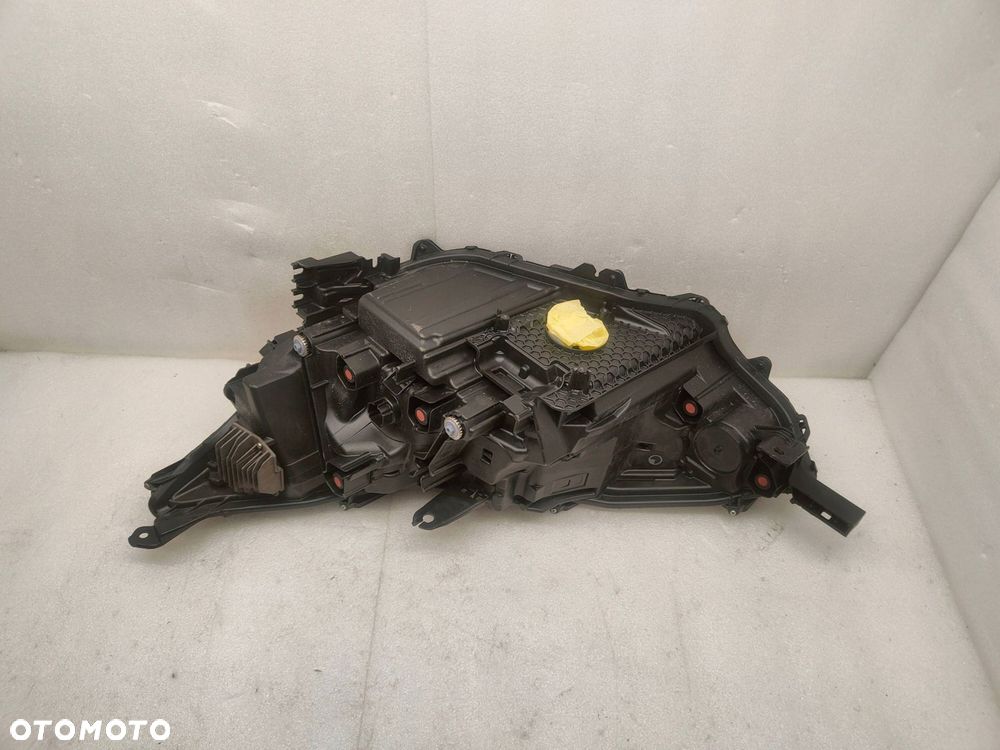 toyota bz4x full led przód strona prawa - 11