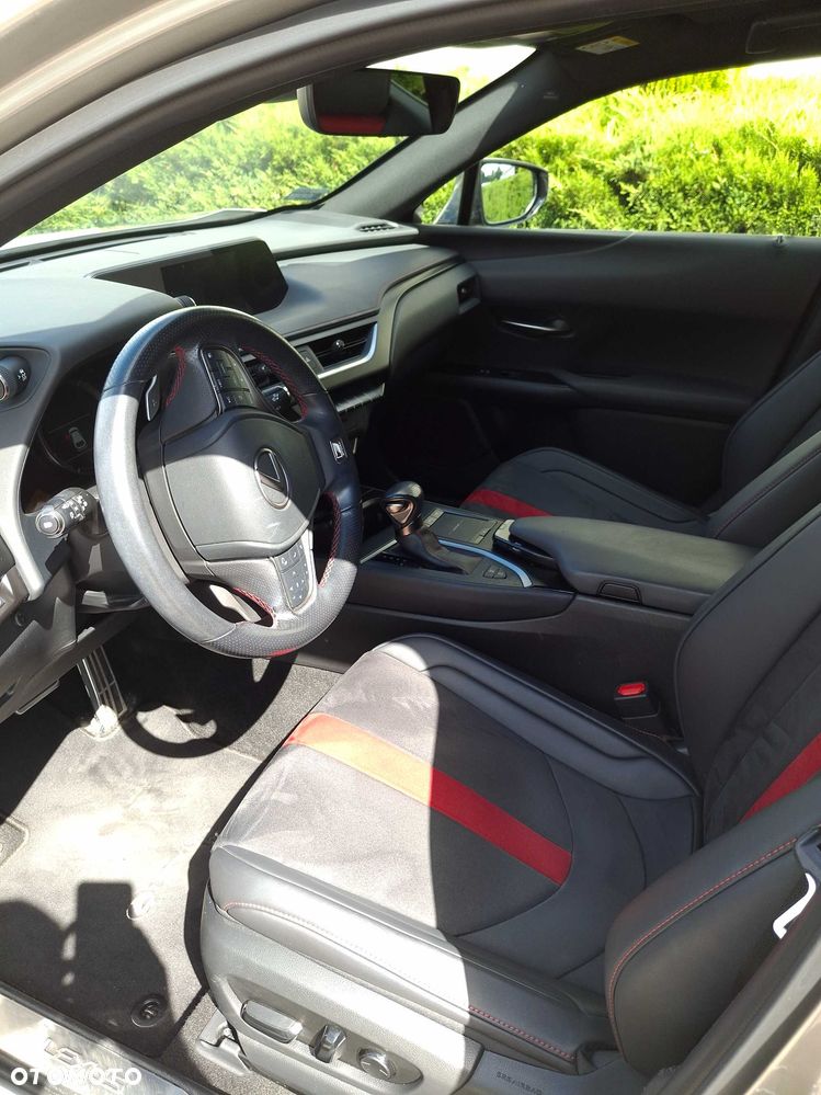 Lexus UX - 11