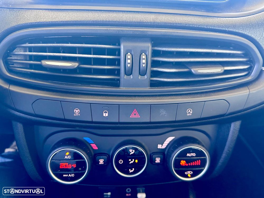 Fiat Tipo Station Wagon 1.6 M-Jet Lounge Tech - 12