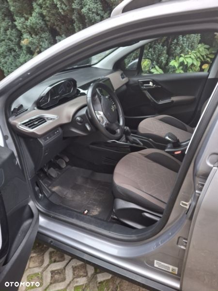 Peugeot 2008 1.2 Pure Tech Style - 5
