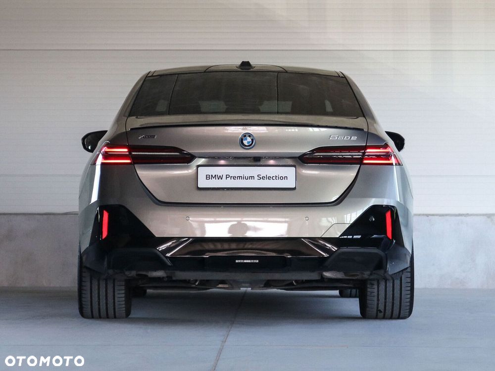BMW Seria 5 550e xDrive PHEV M Sport - 12