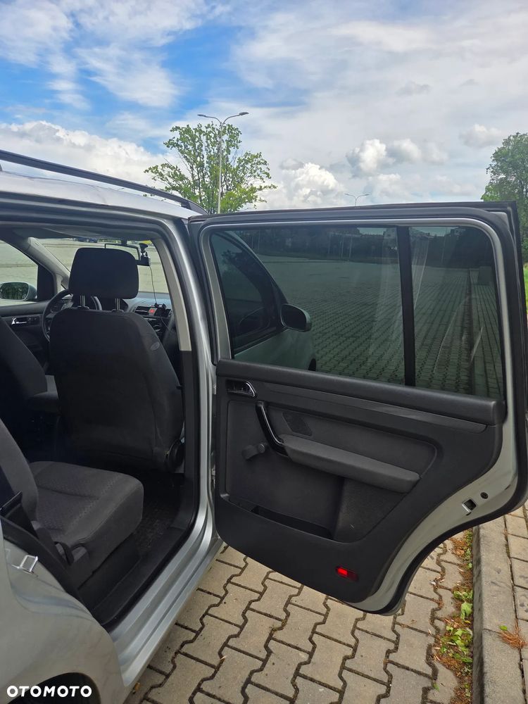 Volkswagen Touran 1.6 - 15