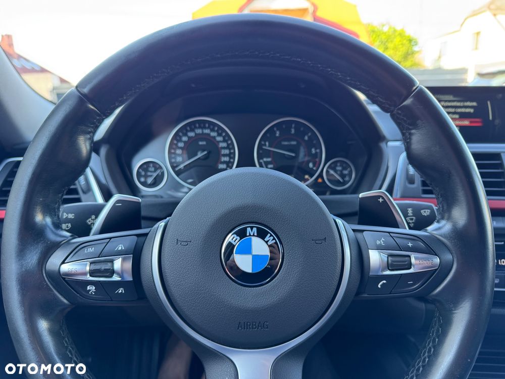 BMW Seria 3 320d xDrive Edition M Sport Shadow - 33