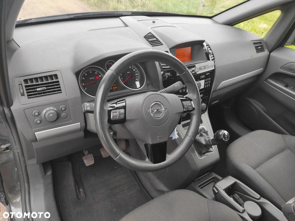 Opel Zafira 1.8 Cosmo - 10