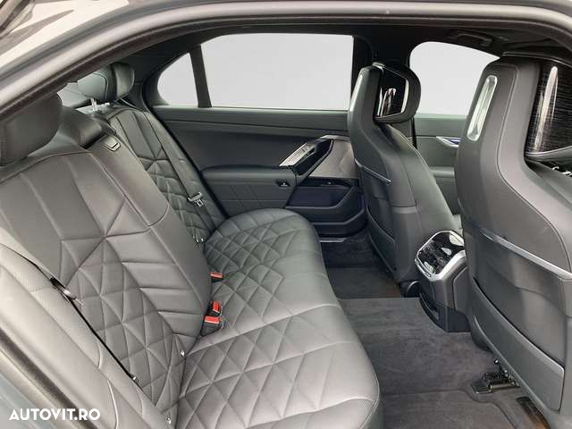 BMW Seria 7 - 11