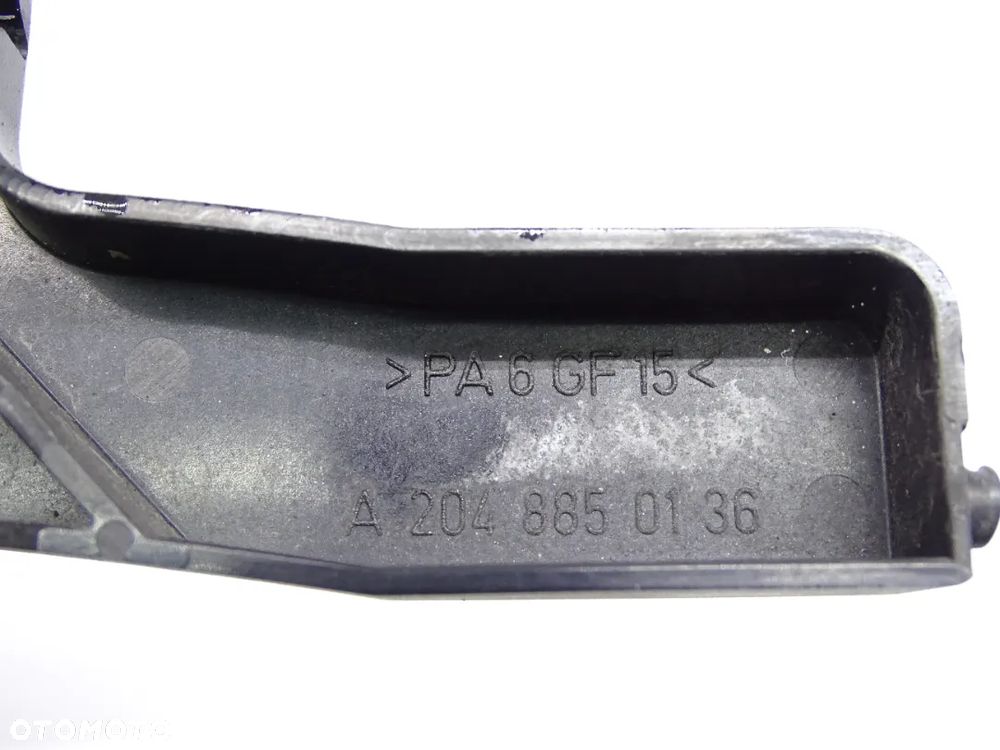 MB C W204 Wspornik grilla mocowanie 2048850136 - 3