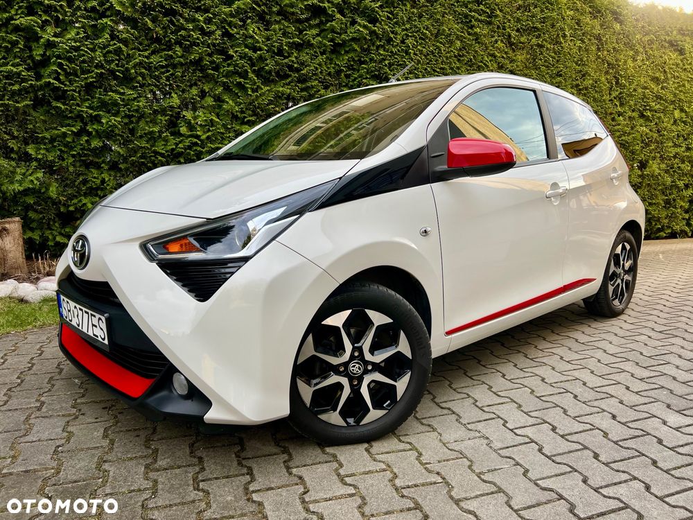 Toyota Aygo x.shift x-play connect - 1