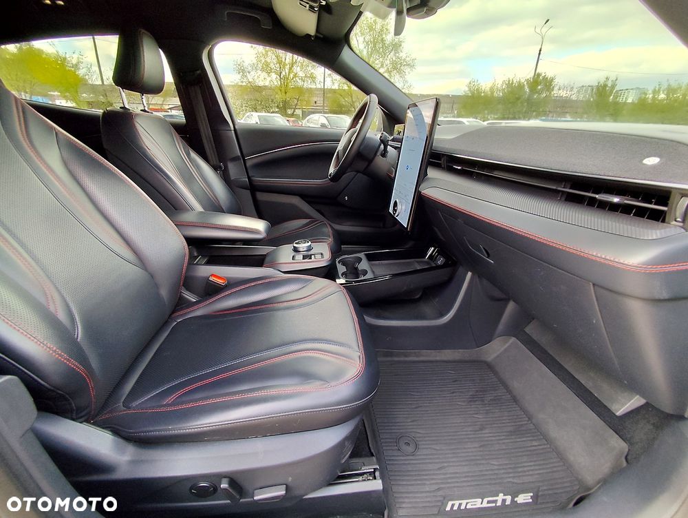 Ford Mustang Mach-E 91 kWh AWD Premium - 10
