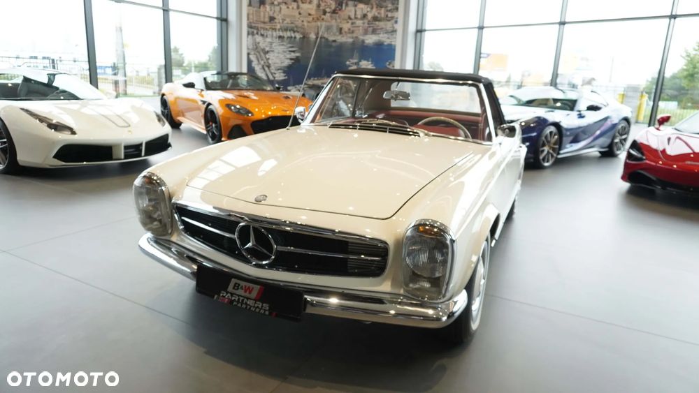 Mercedes-Benz SL - 21