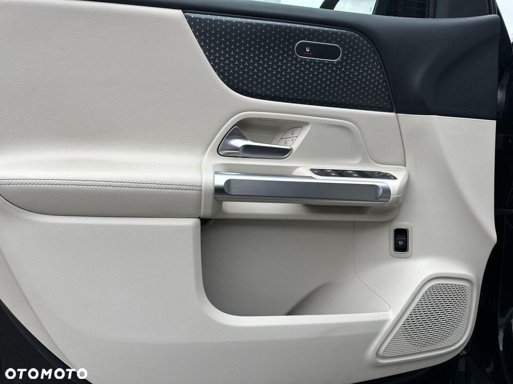 Mercedes-Benz GLB - 18