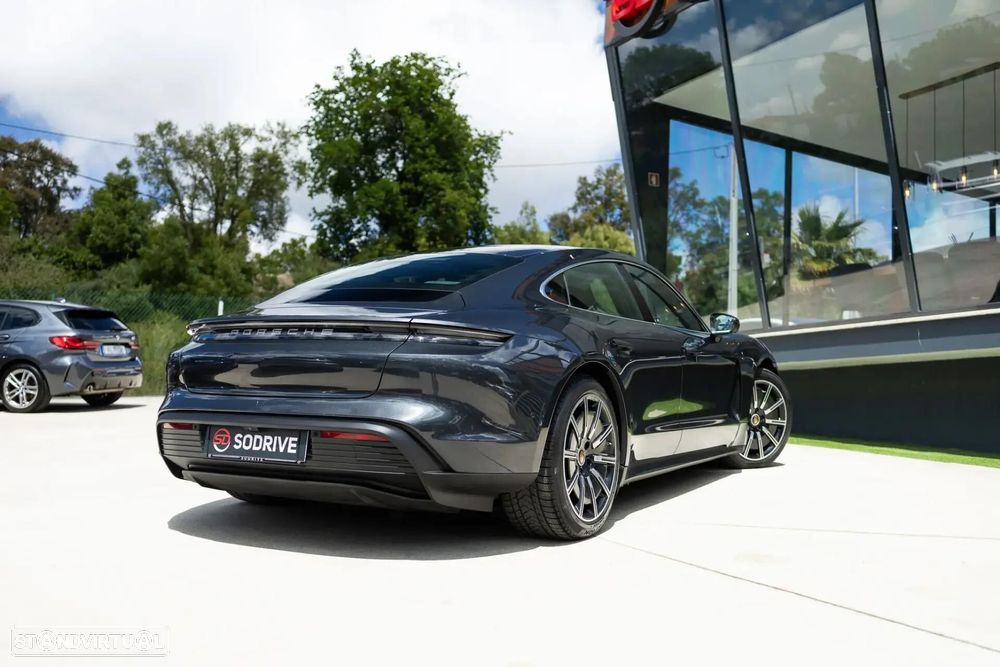 Porsche Taycan - 5