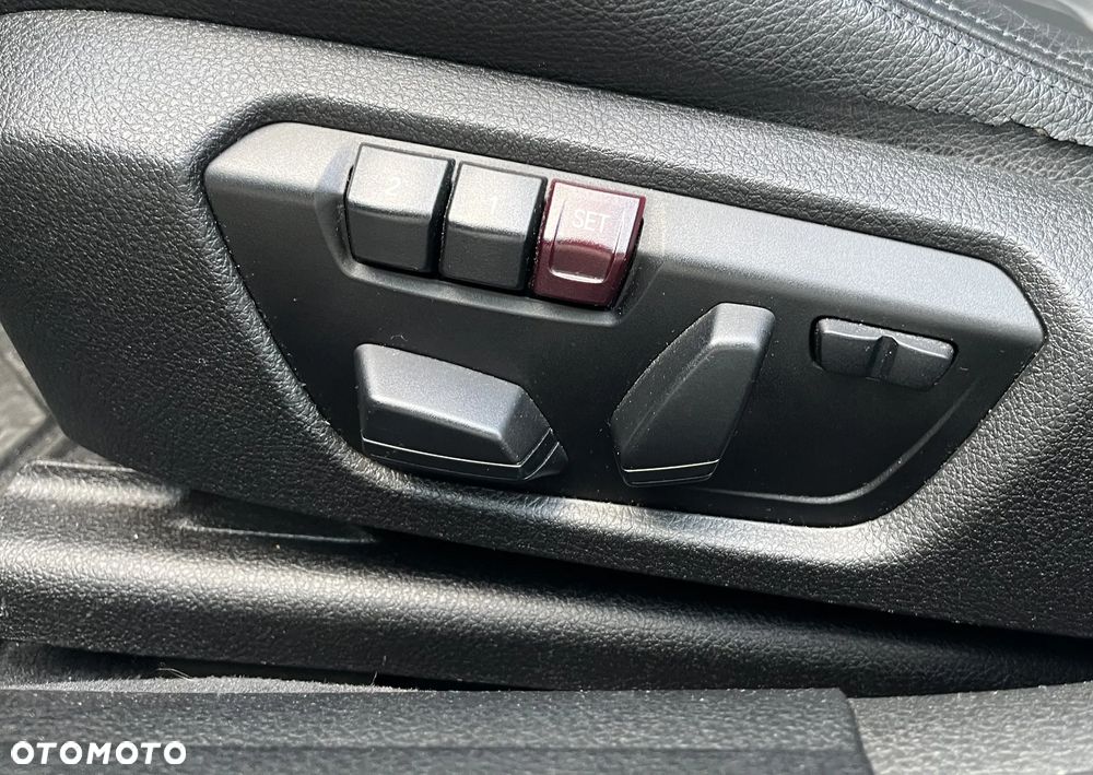 BMW Seria 3 320d xDrive Sport-Aut Luxury Line - 9