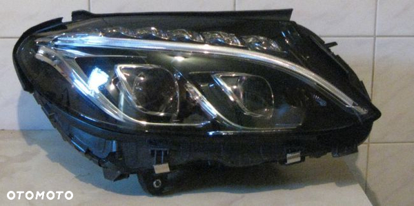 Mercedes C205 Prawy BiXenon Full led