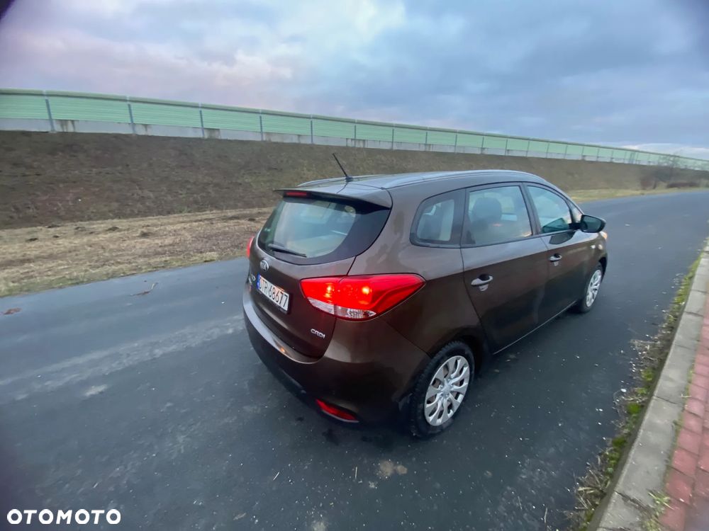 Kia Carens 1.7 CRDi L 7os - 6