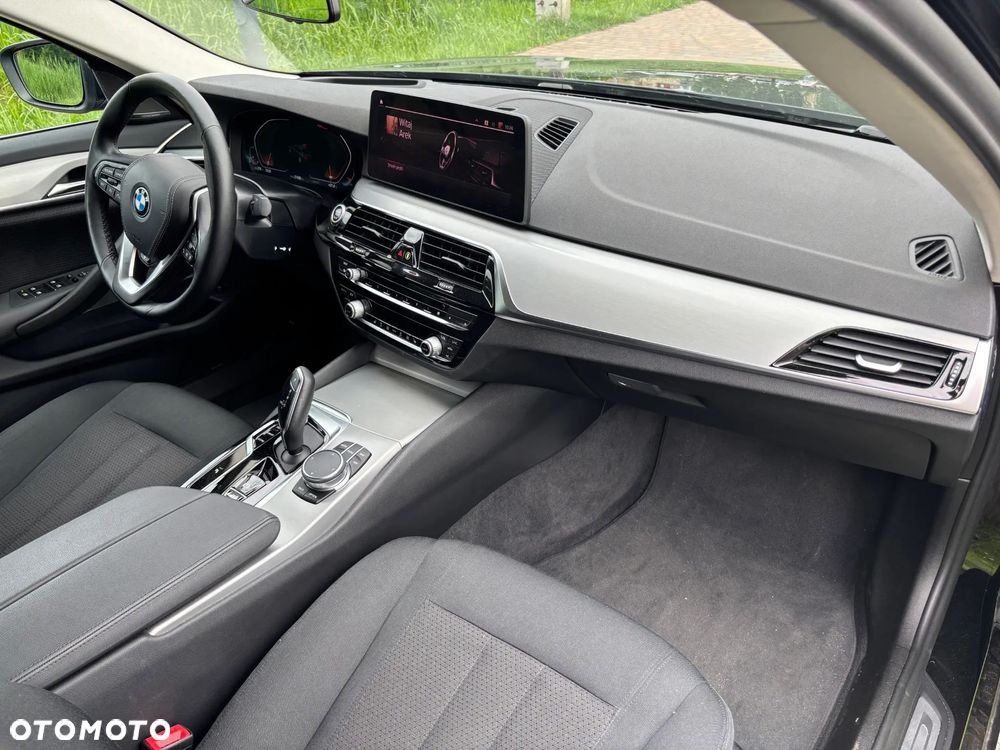 BMW Seria 5 530i xDrive Luxury Line sport - 13