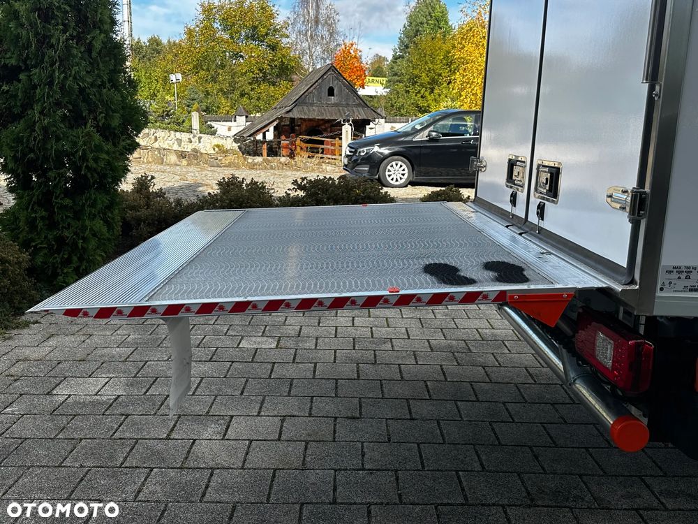 Mercedes-Benz Sprinter - 37