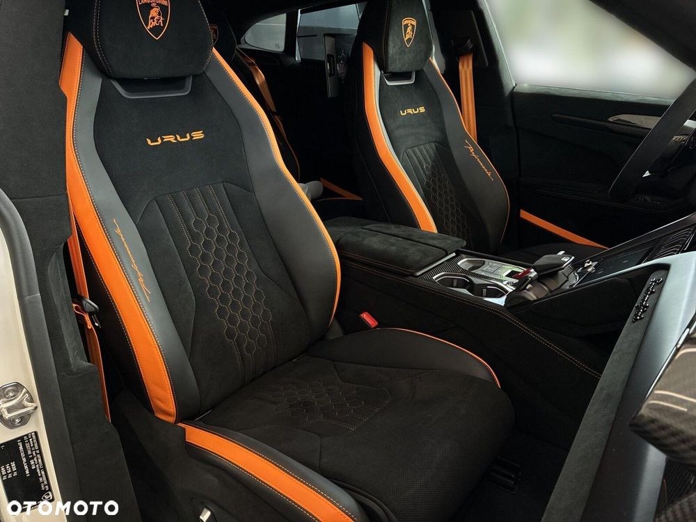 Lamborghini Urus - 12