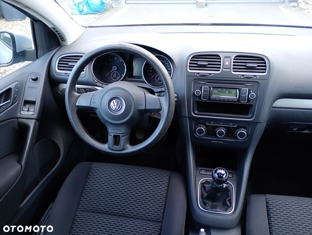 Volkswagen Golf - 6