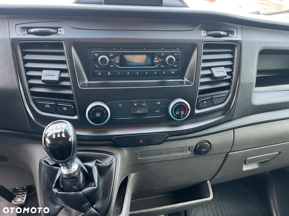 Ford Transit - 12