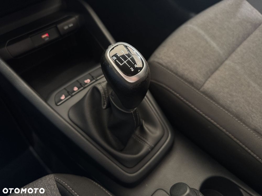 Kia Stonic - 23