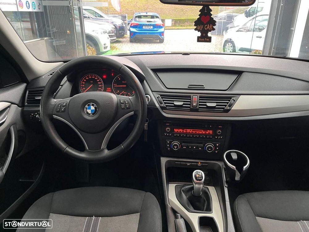 BMW X1 18 d sDrive - 12