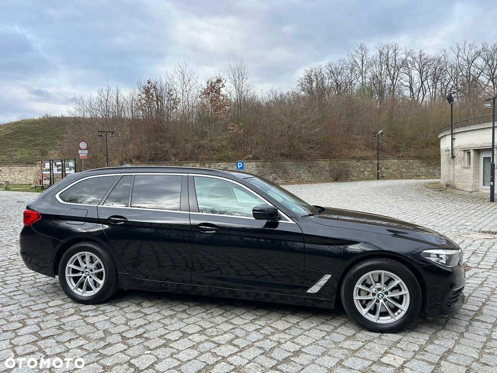 BMW Seria 5 530d xDrive Sport Line - 3