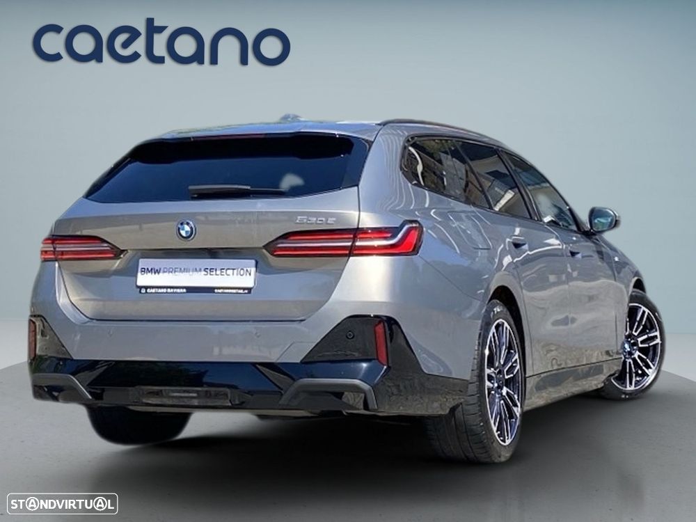 BMW 530 e Pack Desportivo M - 2