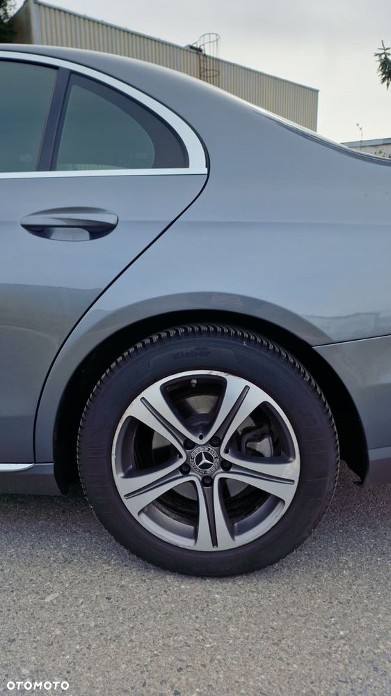 Mercedes-Benz Klasa E 200 d 9G-TRONIC - 18