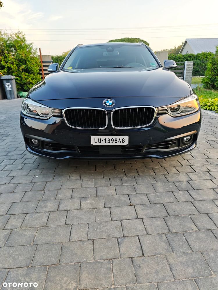 BMW Seria 3 330d Touring Sport Line - 9